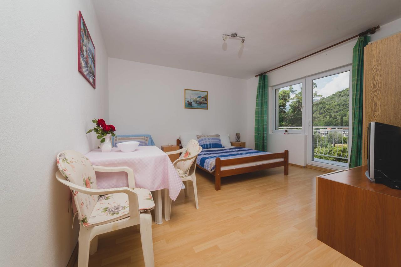 Apartments Kovac Тиват Екстериор снимка