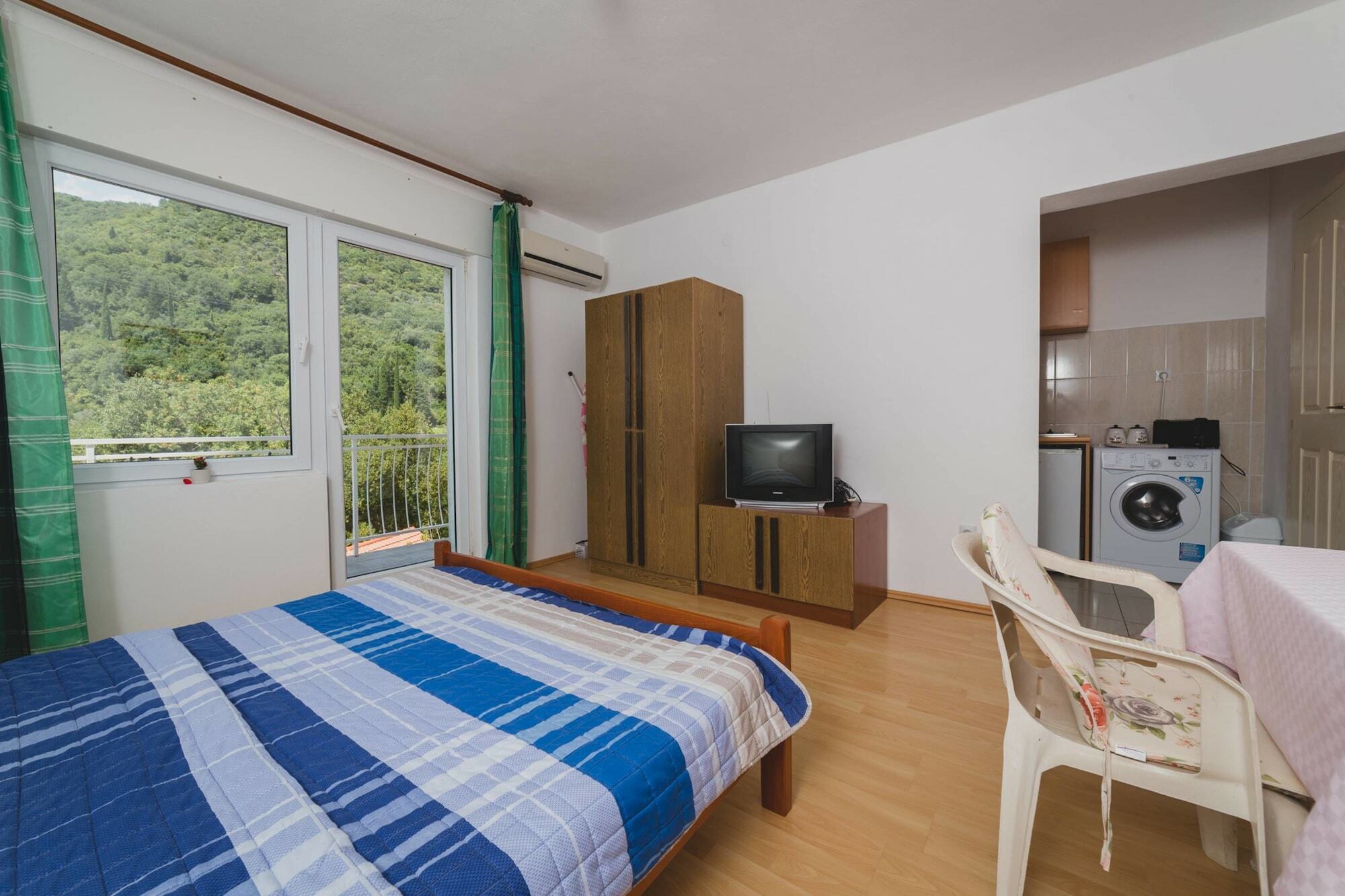 Apartments Kovac Тиват Екстериор снимка