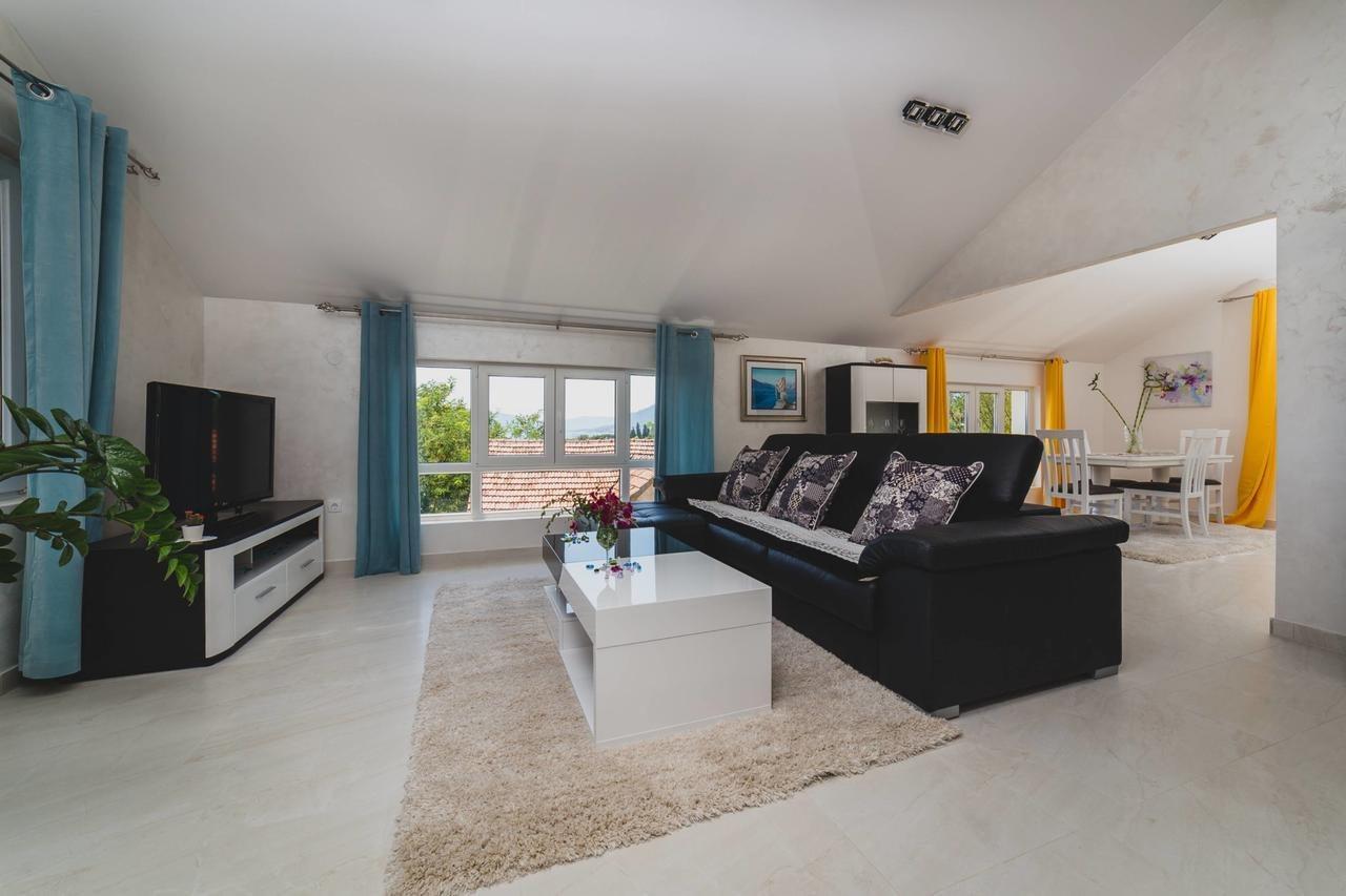 Apartments Kovac Тиват Екстериор снимка